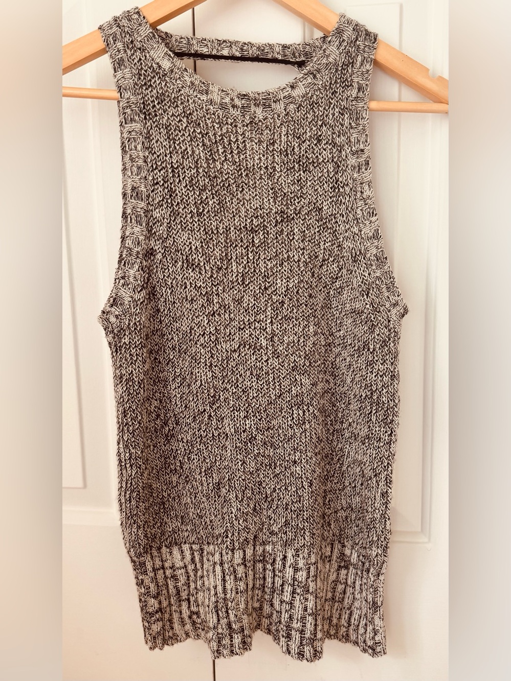 Theory Marled Knit Sleeveless Top Sweater - Black & White size S-M